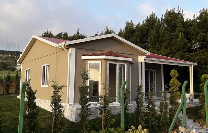 doğa ile iç içe prefabrik ev
